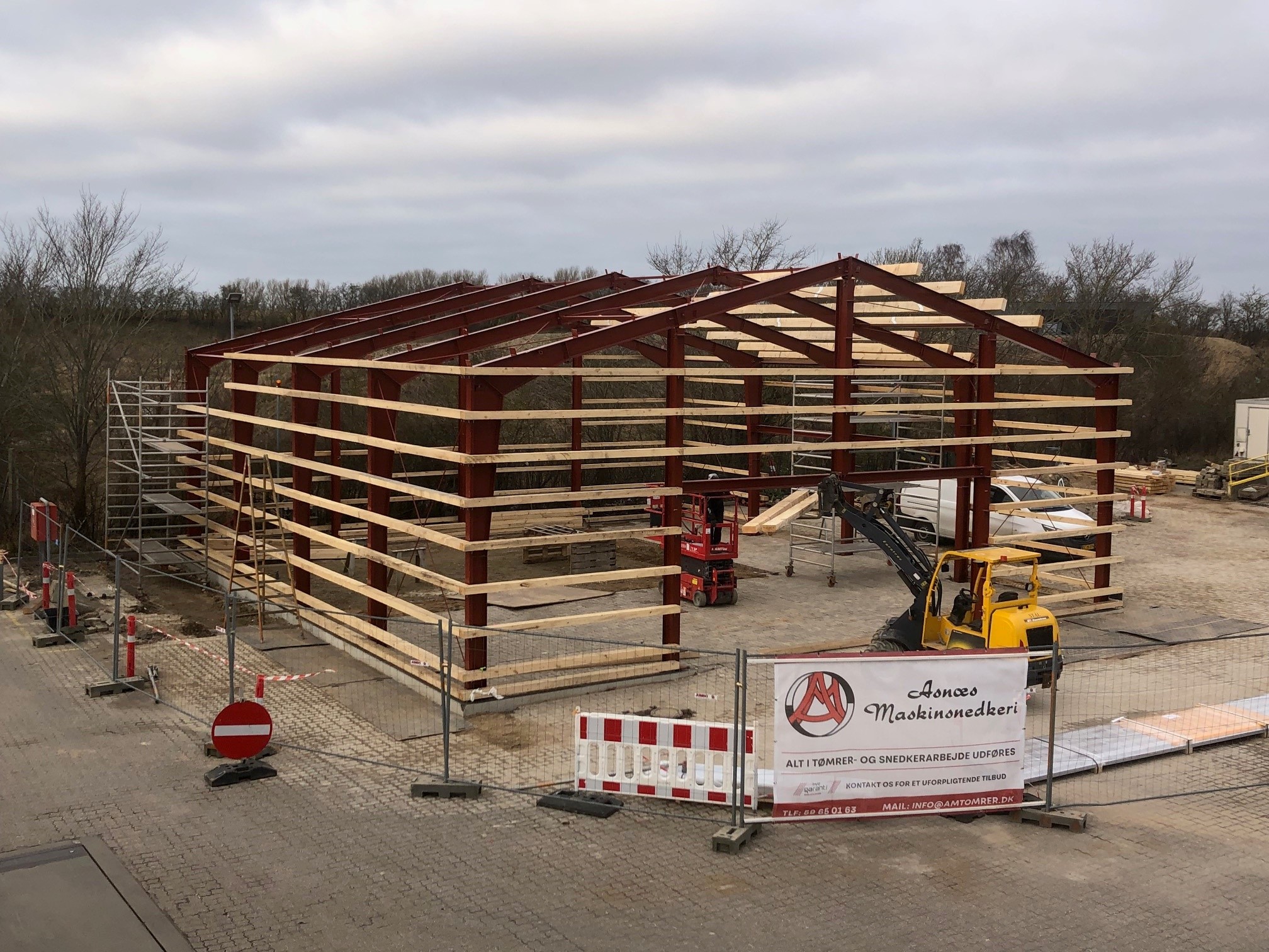 Kemihus på genbrugsstationen i Fårevejle under opbygning